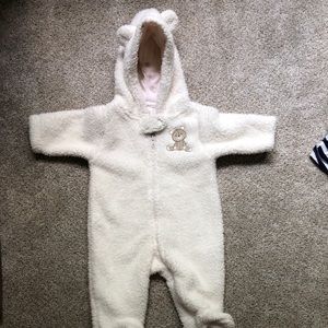 White fleece Carter’s winter bunting romper 3 mon